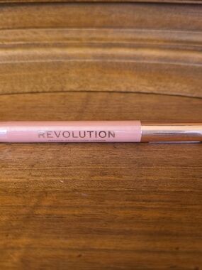 Revolution Velvet Kiss Lip Crayon, Icon, .04oz--Sealed /New